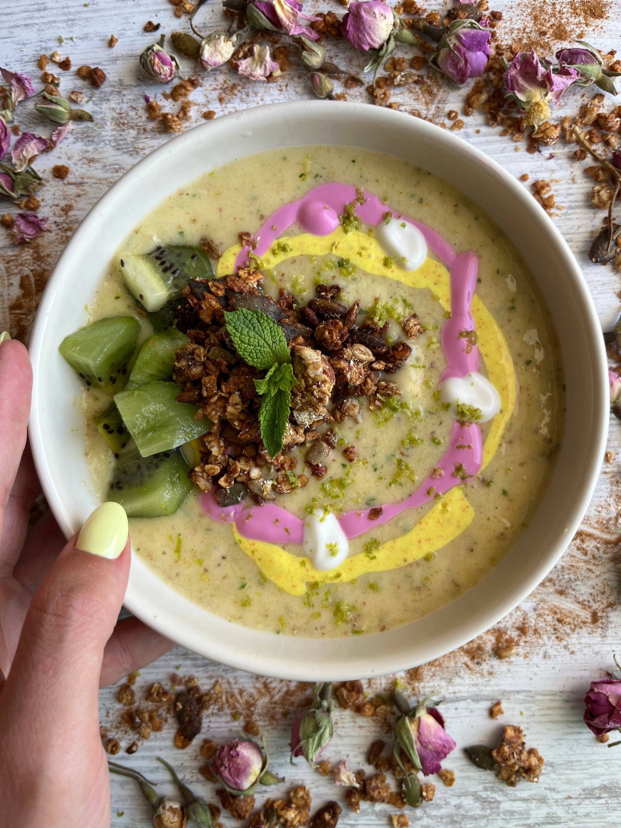 Smoothie Cycle – 12 Recettes pour Booster Ton Énergie Féminine